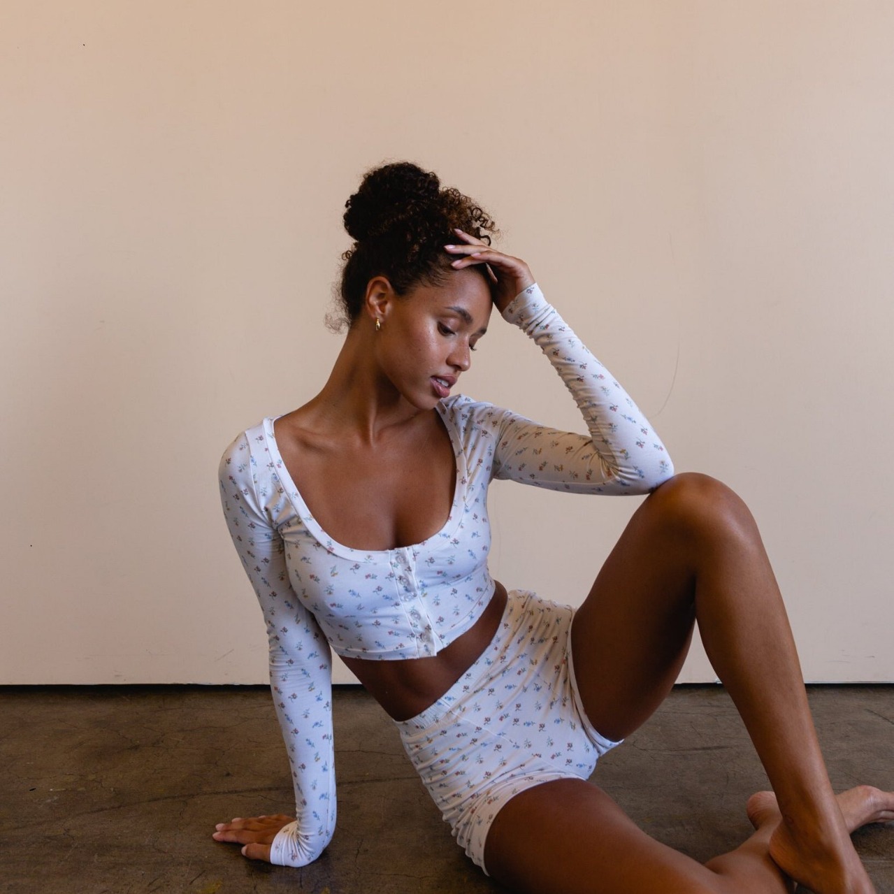 Female Regular Sleeve Printing Top Suit