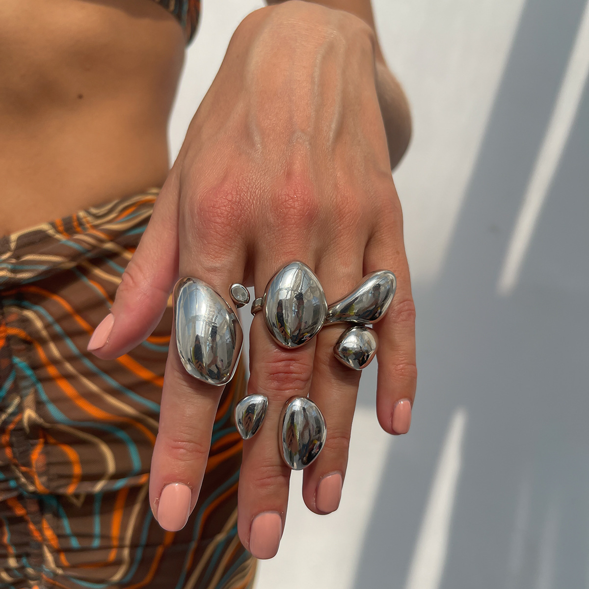 Women's Exaggerated Instagram-Style Metallic Glossy Geometric Cross Ring