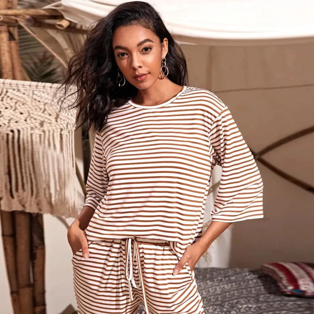 Women's Round-neck Loose Casual Striped Top - White
