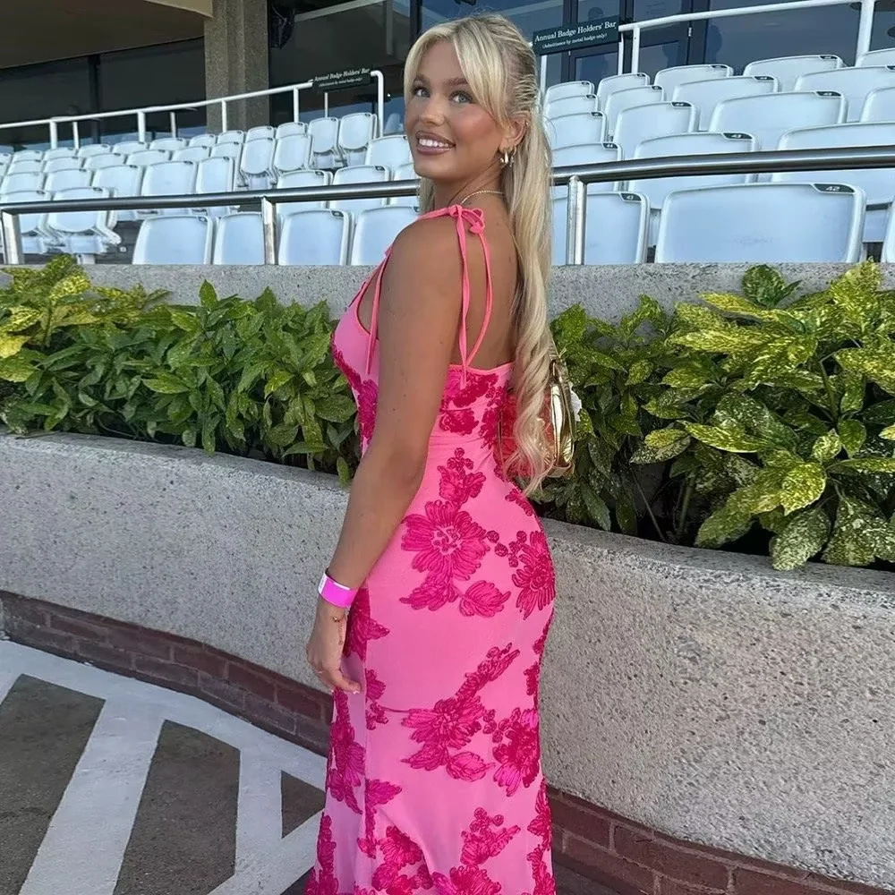 Women's Embroidered Sleeveless Straight Holiday Dress