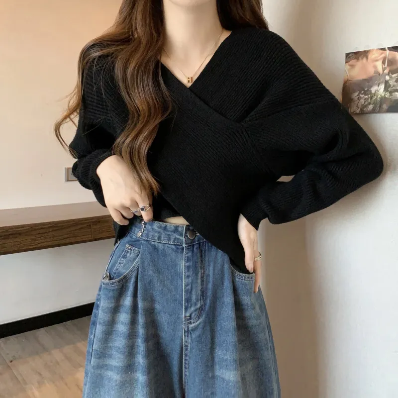 Lazy Short Sweater Design Blouse - Black