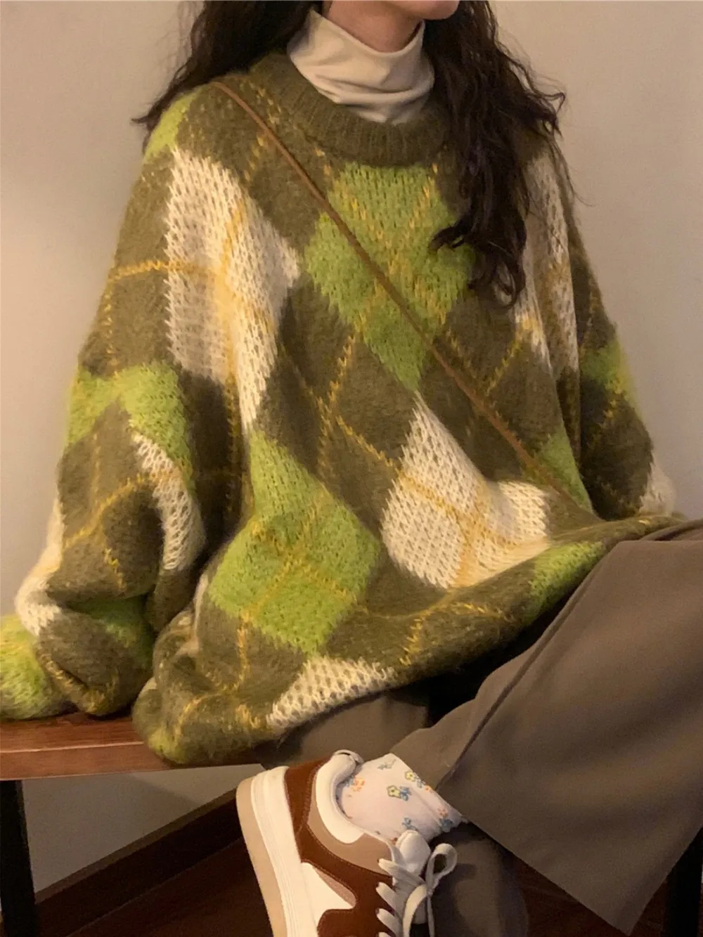 Women's Loose-fitting Pullover Round-neck Green Diamond Plaid Sweater - Green