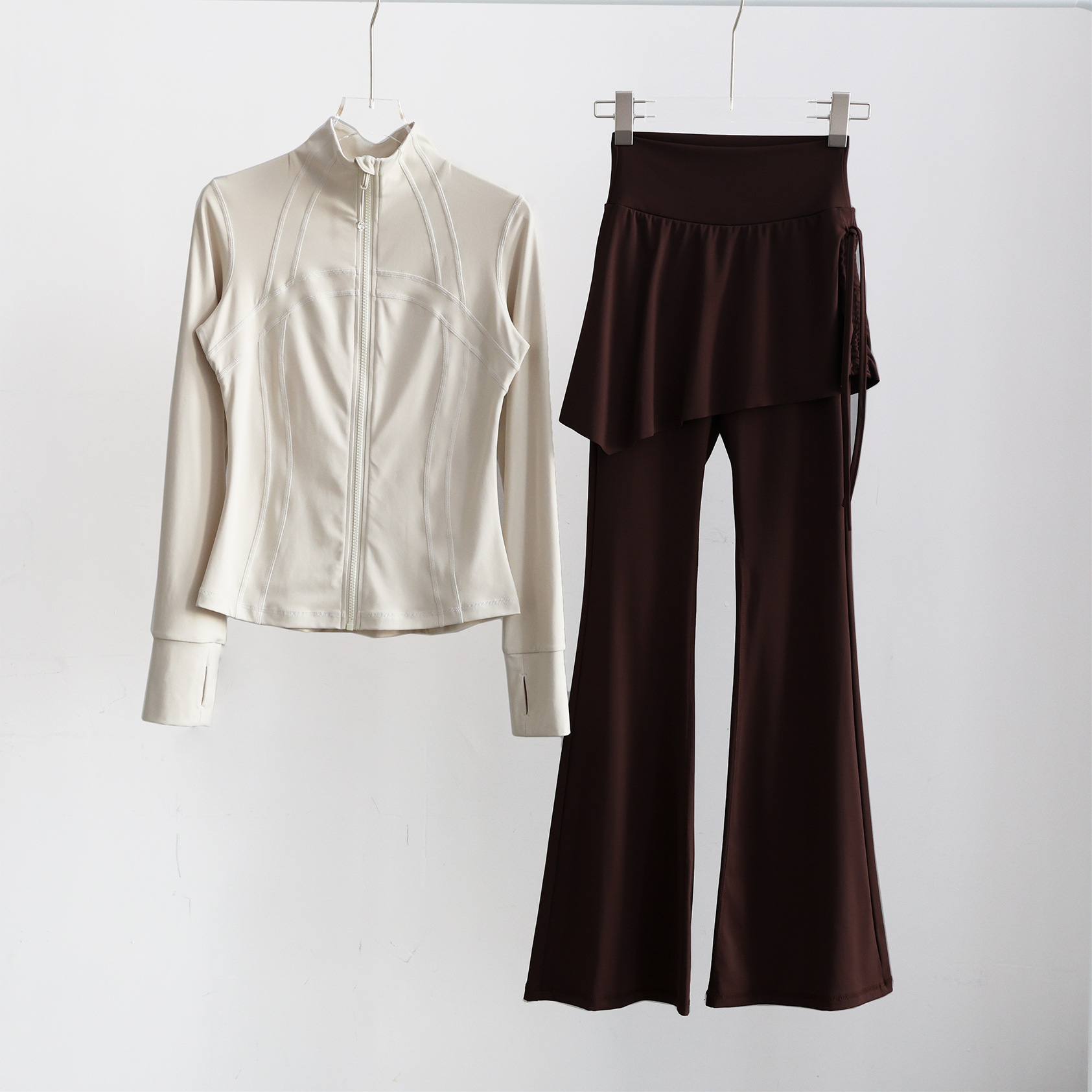 Long-sleeve Running Outfit With Zipperprofessional Gymwear Thats Slimming And Figure-flattering