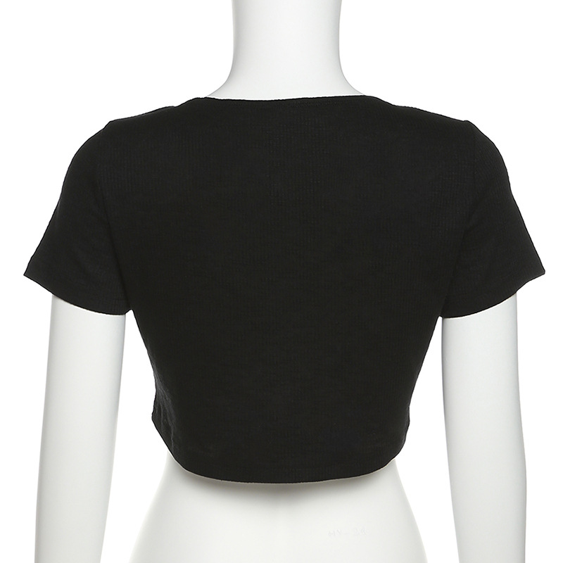 Title 8, Camiseta Feminina Slim Cropped com Decote Redon...