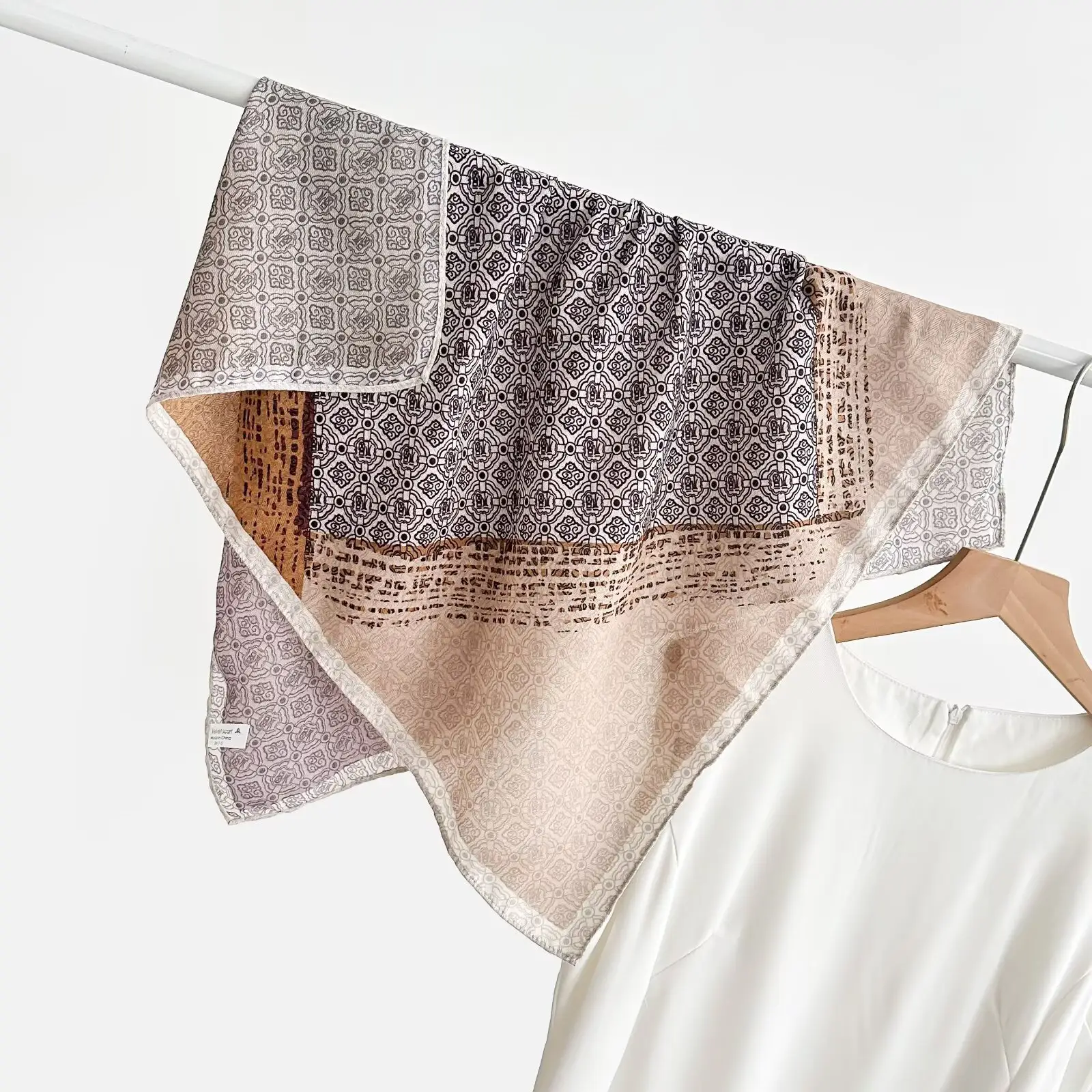 New Vintage Neck Scarf