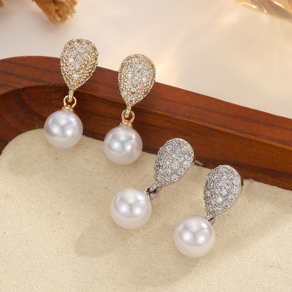 Commuter Friendly Versatile And Sophisticated Earrings