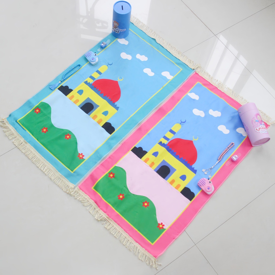 Portable Travel Rug With Rainproof Cover And Carrying Bag