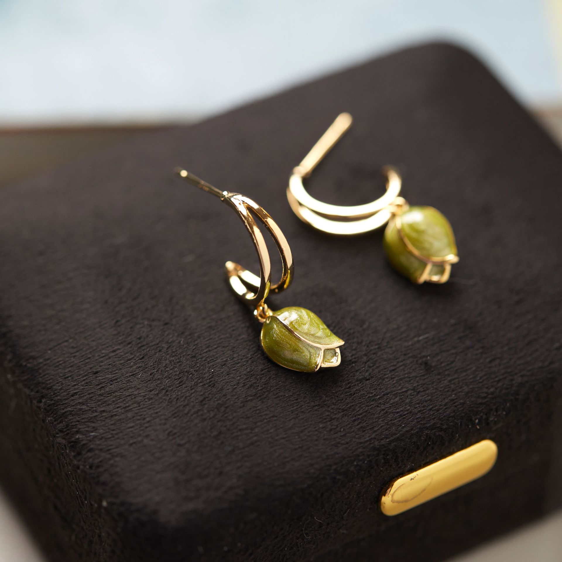 Mosquito Coil Long Green Section Earrings Flower