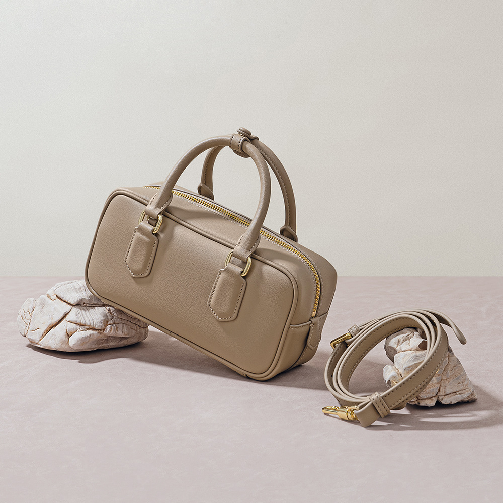 Niche-design Pillow Cowhide Handbag