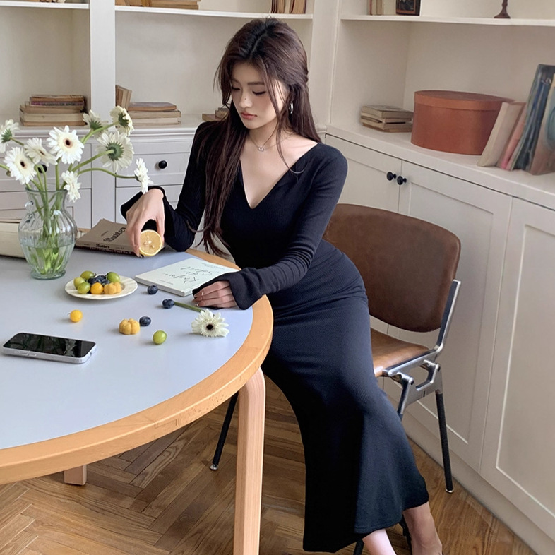 High Sense Temperament Long Sleeve V-neck Slim Fit Waist-controlled Base Fishtail Dress