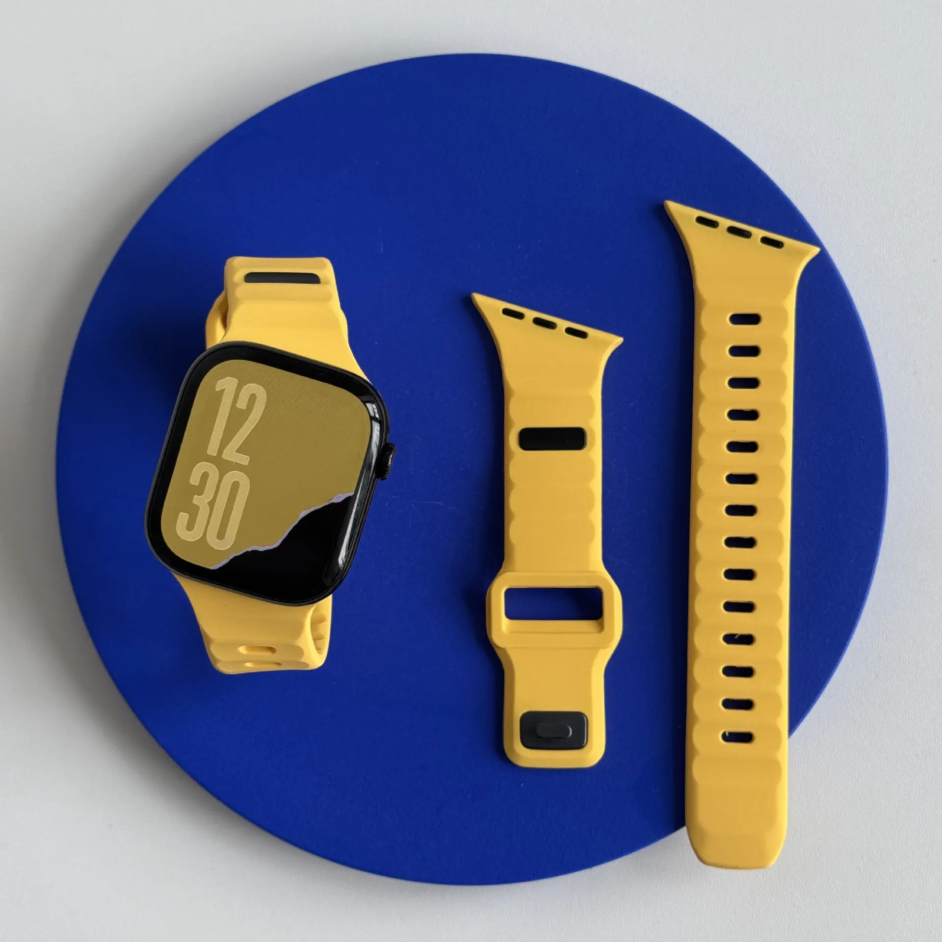 S10 Watch With A Beveled Striped Silicone