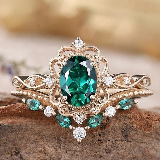 Emerald Zircon Ring With European And American-style Alloy Setting