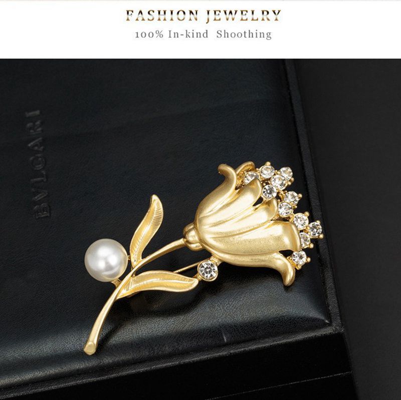 Non-fading Plant Flower And Leaf Crystal Rhinestone Matte Gold Brooch