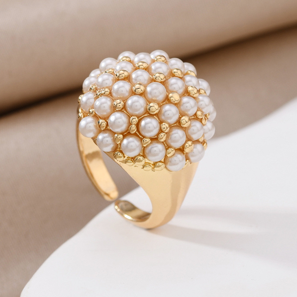 Elegant Three-dimensional Pearl-ball Chic Ring