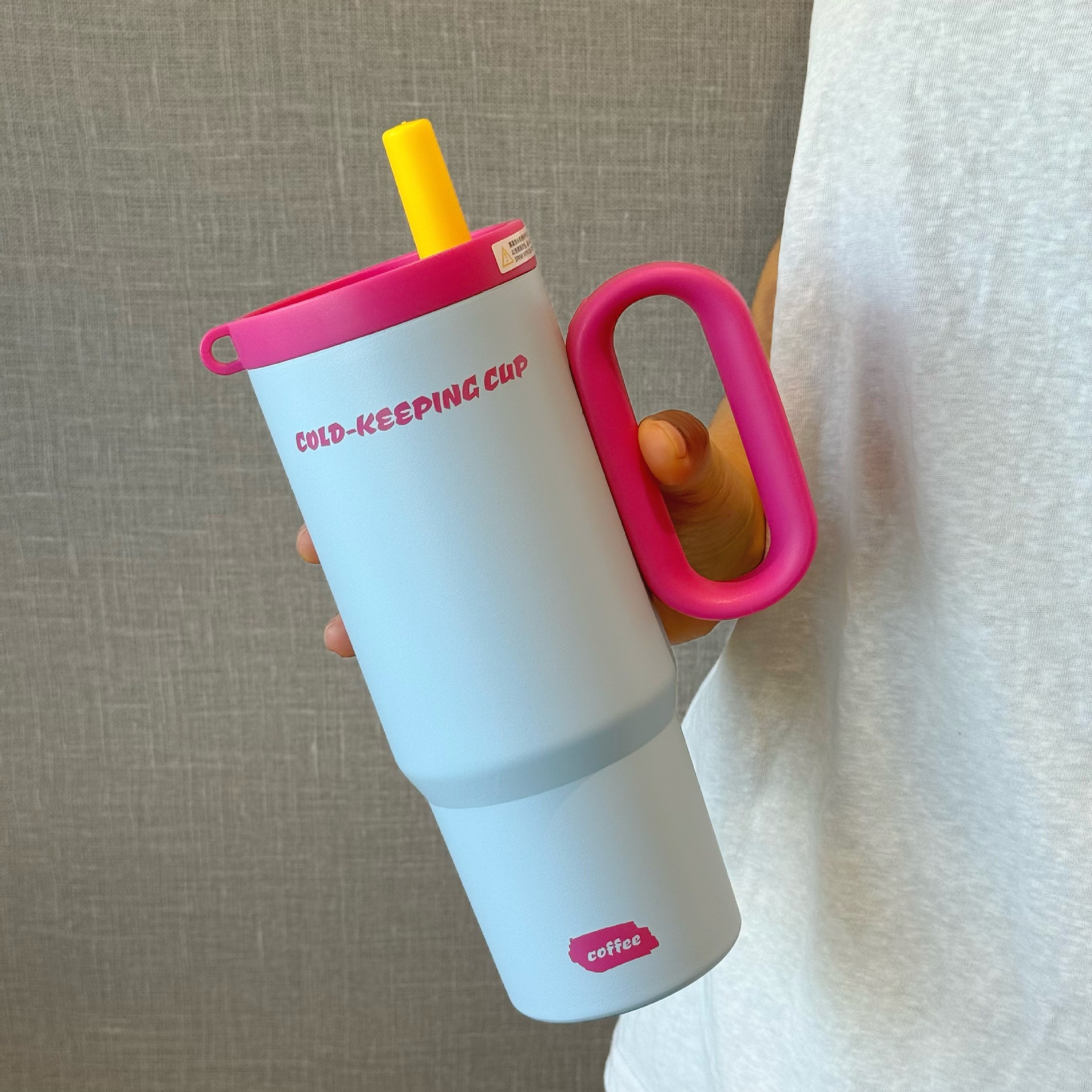 Portable Handle-equipped Cold-water Cup For The Car