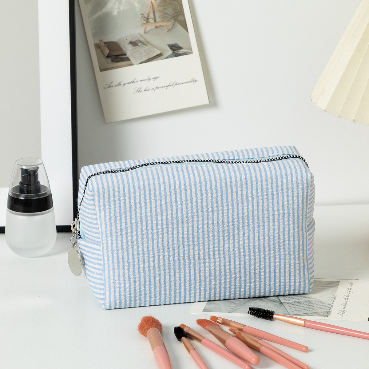 https://cf.cjdropshipping.com/quick/product/90530194-eaee-44d2-971b-5bafb5ed1144.jpg
