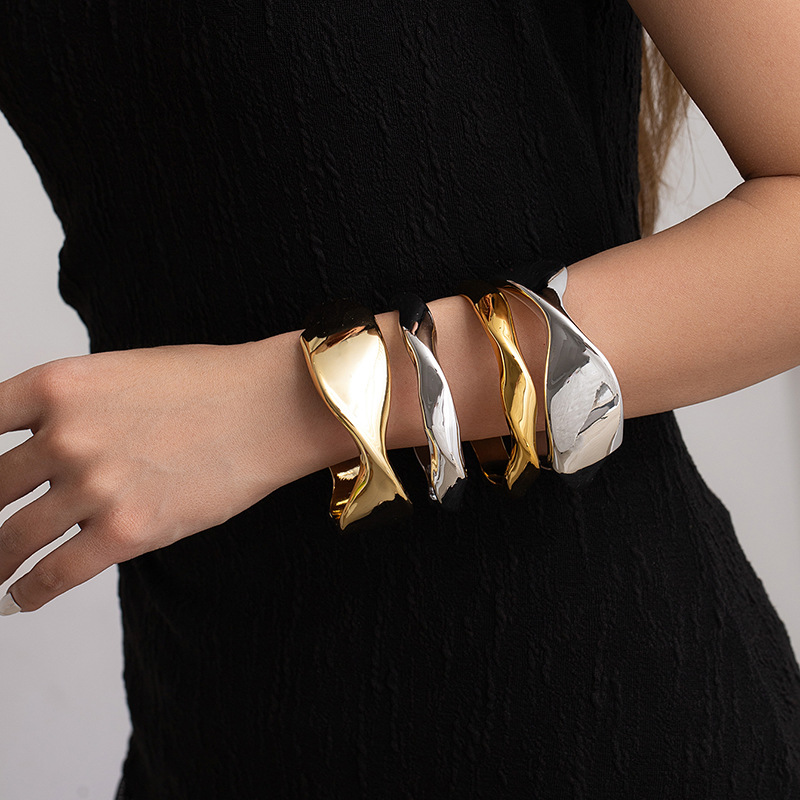 European And American-style Scenic Acrylic Bracelet