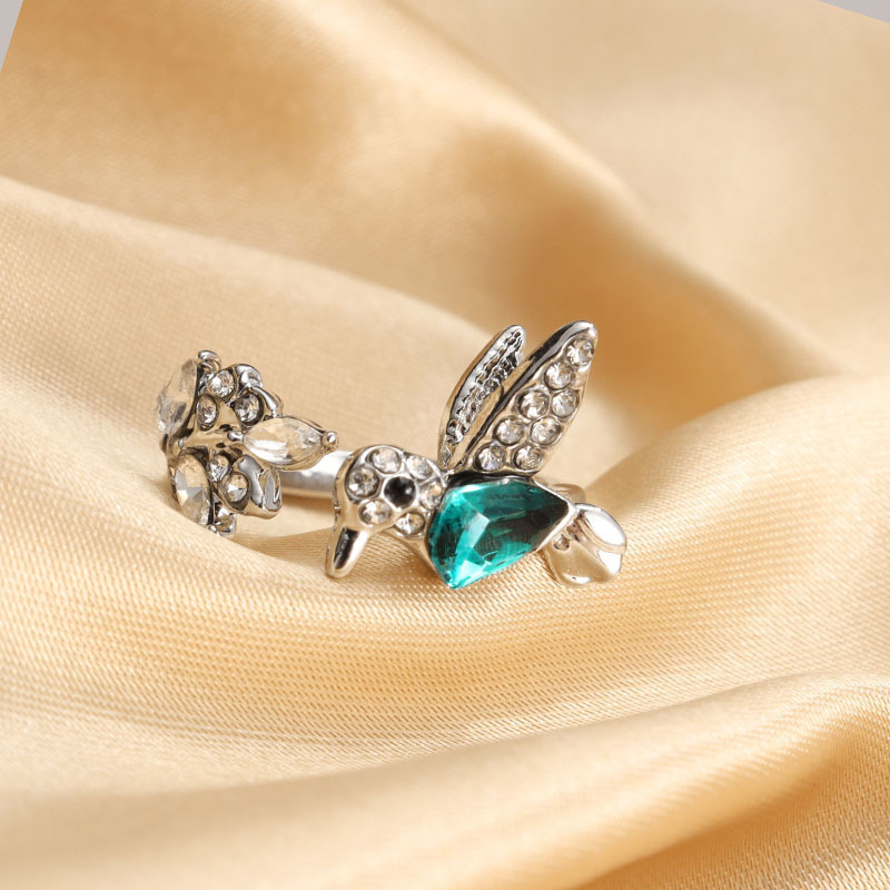 Elegant Green Hummingbird Ring