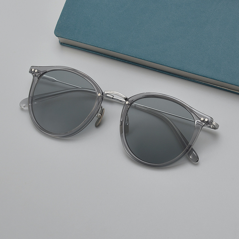 Japanese Handmade Medium Gold Pure Titanium Polarized Sunglasses - Image 8