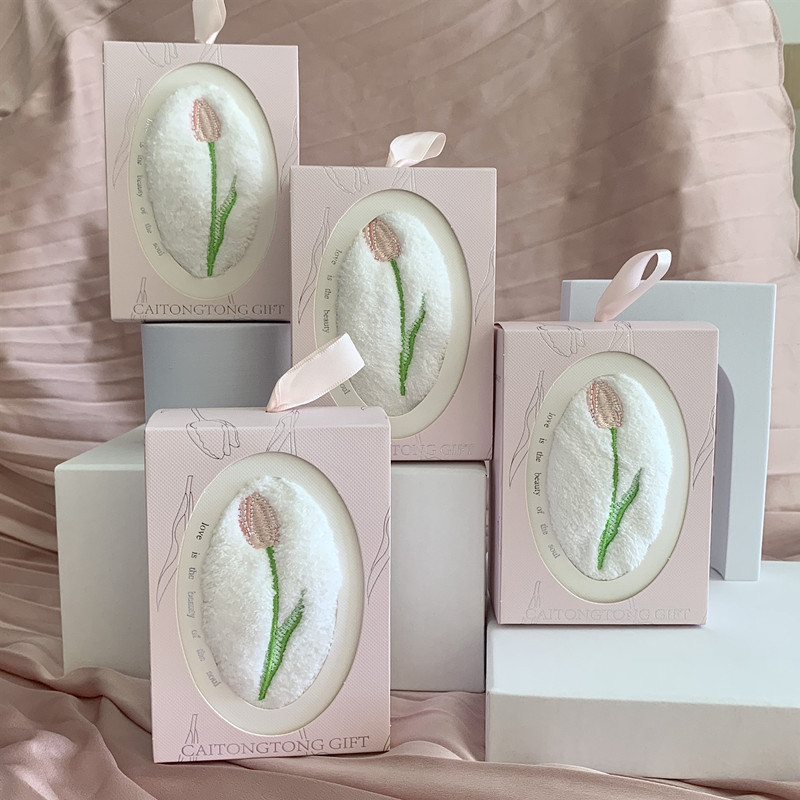 Tulip Embroidered Coral Fleece Gift Box Towel — image 1