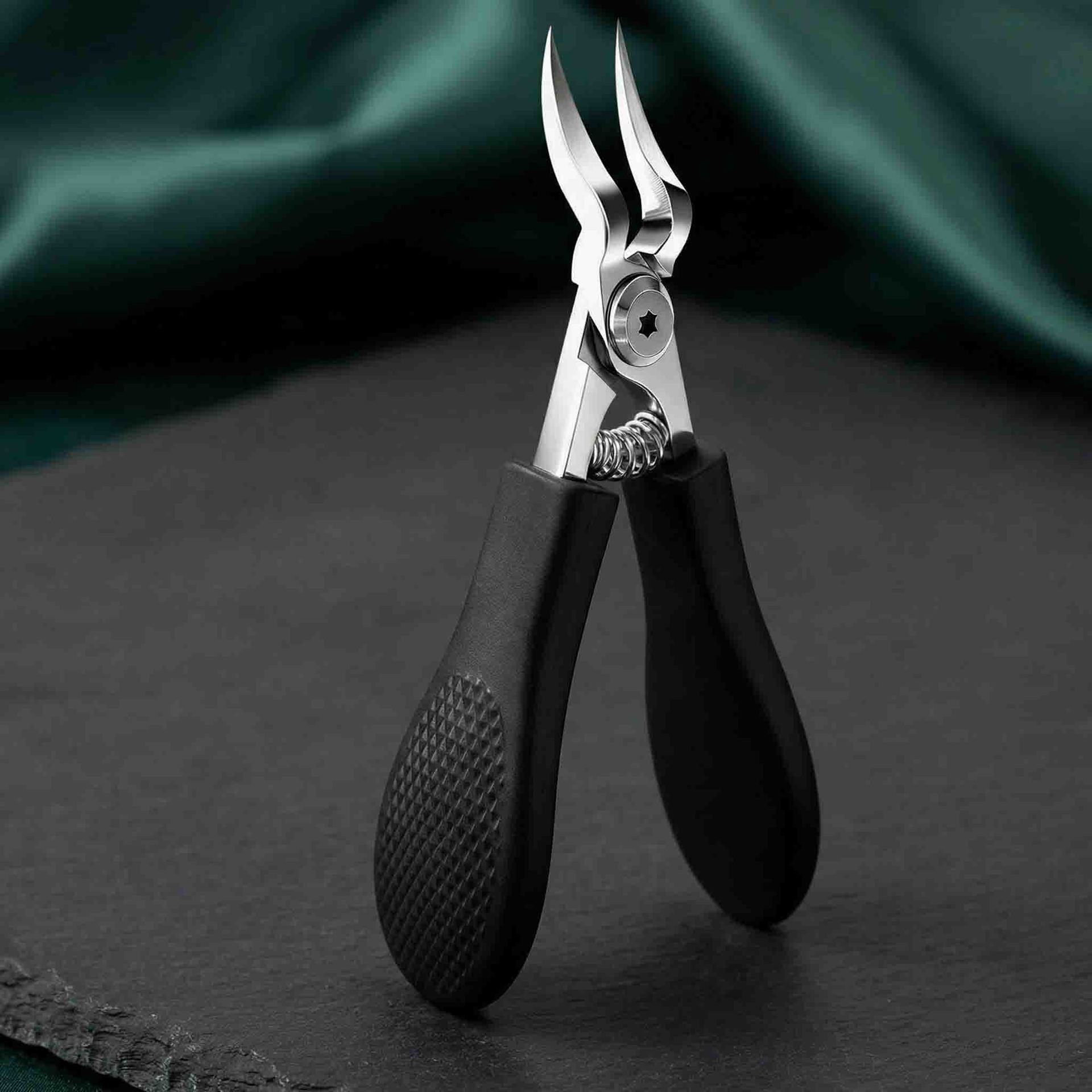 Long-nose Nail Clippers With A Wide Opening 3