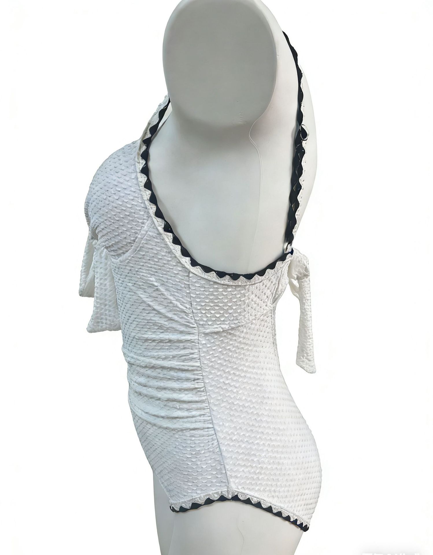 Buy Women's Clothing Online | Buy Trending Dresses for Women