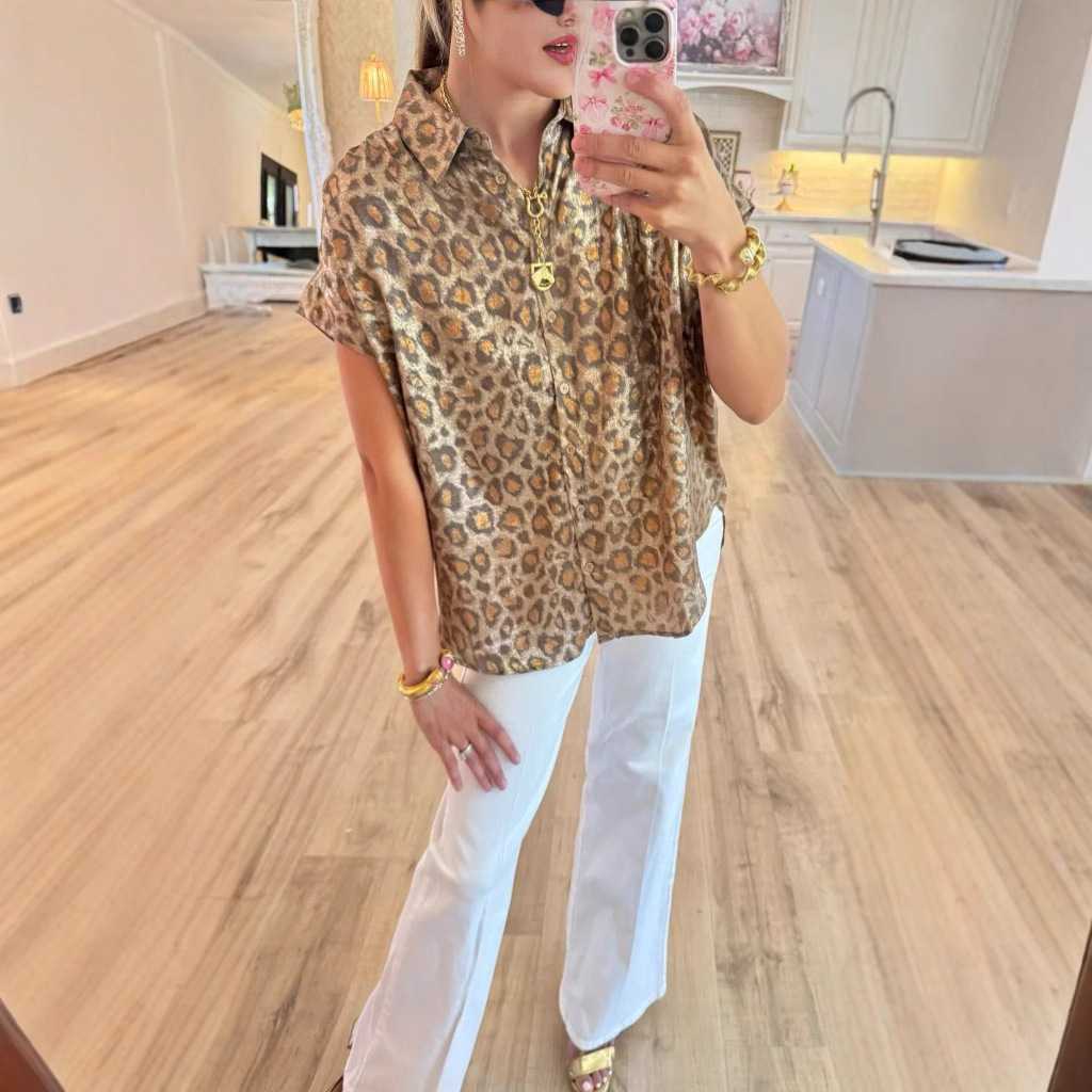 Wear A Short-sleeved Lapel Shirt A Leopard-print Casual Top