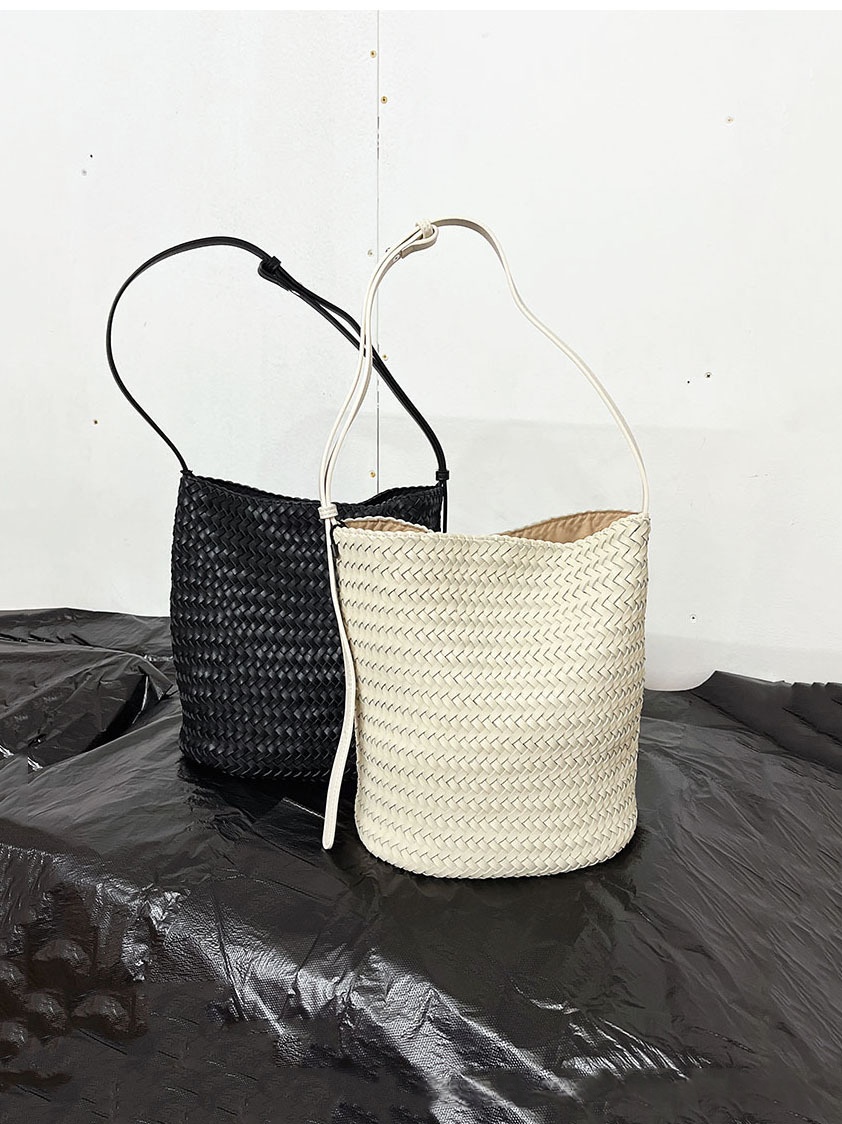 Sac seau tressé en cuir véritable - vue 7