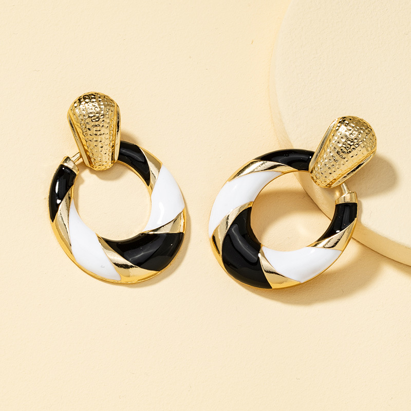 Geometry Pattern Stud Simple Drop Oil Fresh Retro Hong Earrings
