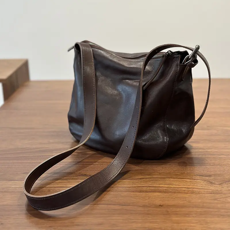 Vegetable-Tanned Leather Casual-Style Shoulder Bucket Crossbody Bag