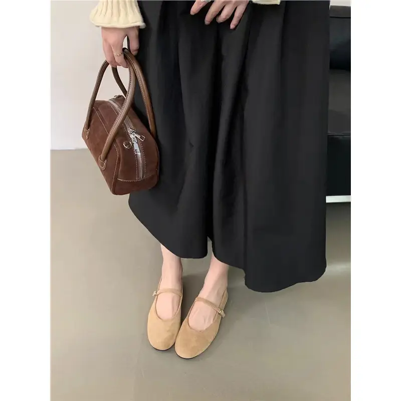 Women's Shallow Mouth Pumps Retro Round Head Soft Flat Bottom Suede