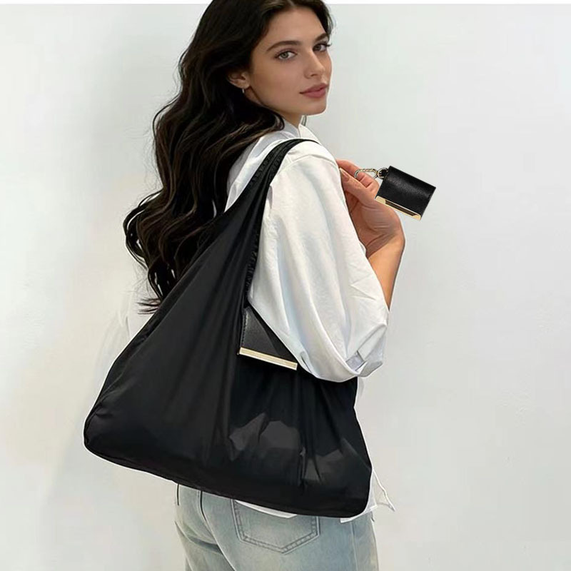 Large-capacity Tote Bag With A Foldable Keychain Holder
