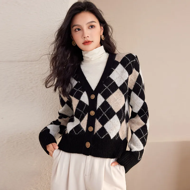 Autumn And Winter New French Minority Short Rhombus Long Sleeve Cashmere Knitted Coat - Black Diamond Plaid