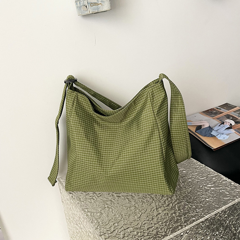 Nylon Single-Strap Shoulder Bag, picture 3 of 7
