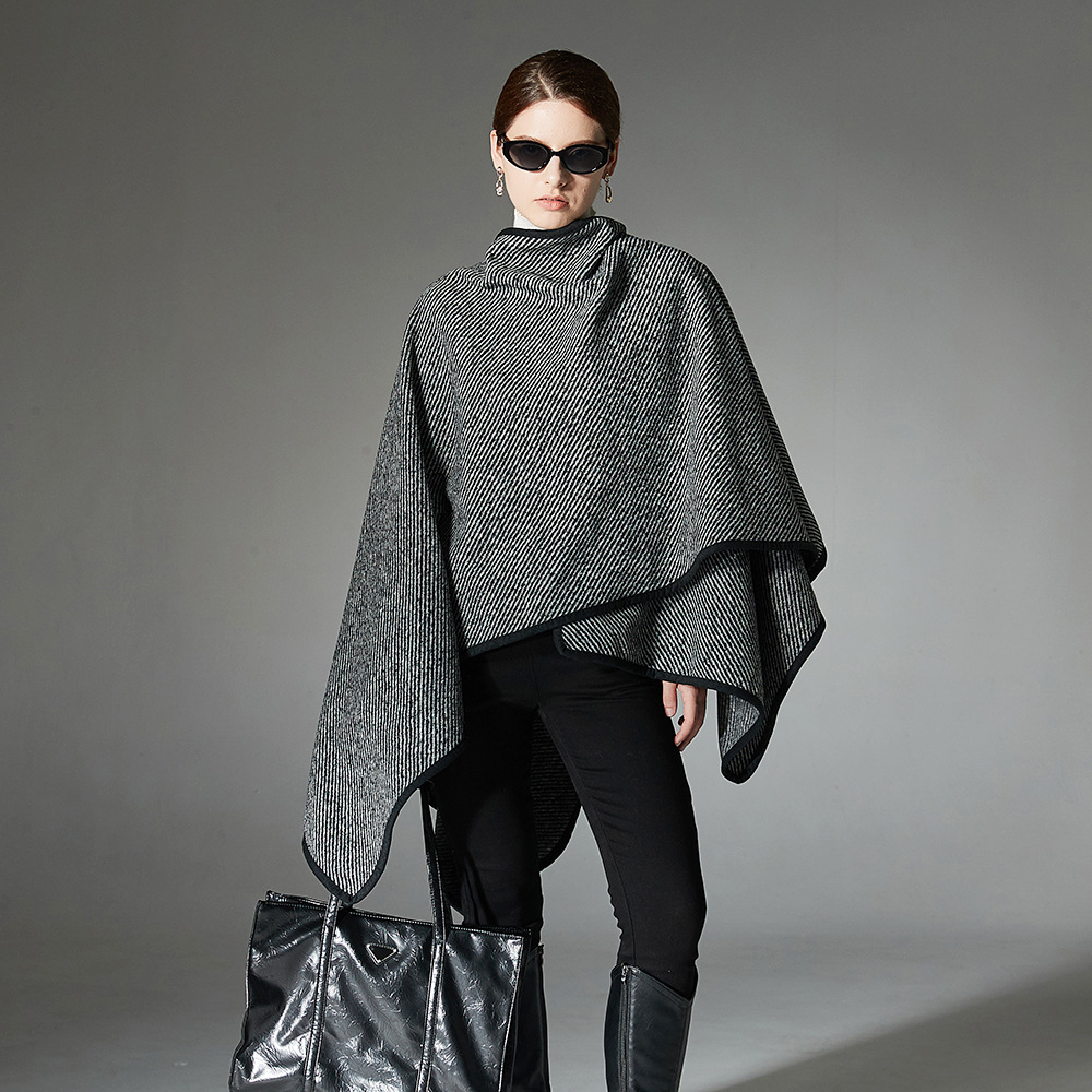 New Women’s Black Buckle Striped Shawl