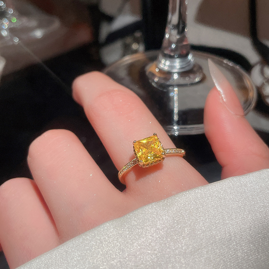 https://cf.cjdropshipping.com/quick/product/9261b024-50d4-4569-87e3-dbcb14ee5245.jpg