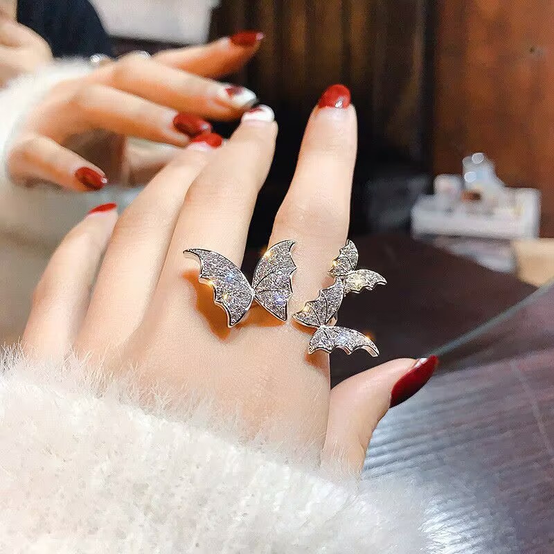 Exaggerated Butterfly-Shape Minimalist Ring