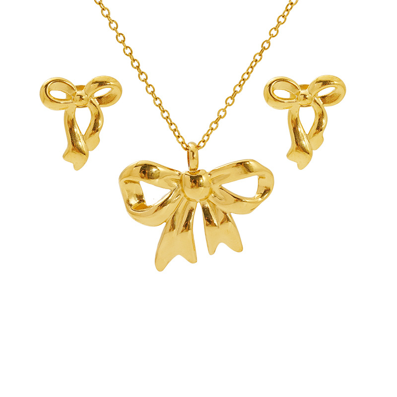 Stainless Steel Vintage Necklace And Stud Set Titanium Steel Jewelry Pendant Necklace And Earrings