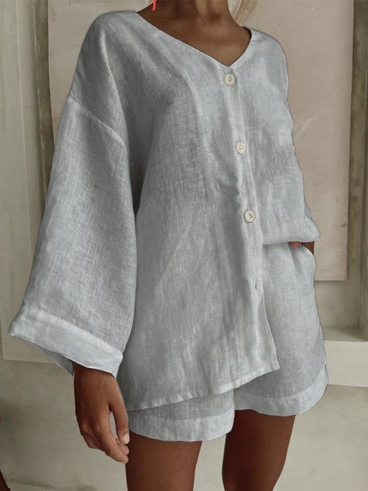 Women's linen 2-piece set styled as a casual commuter outfit
