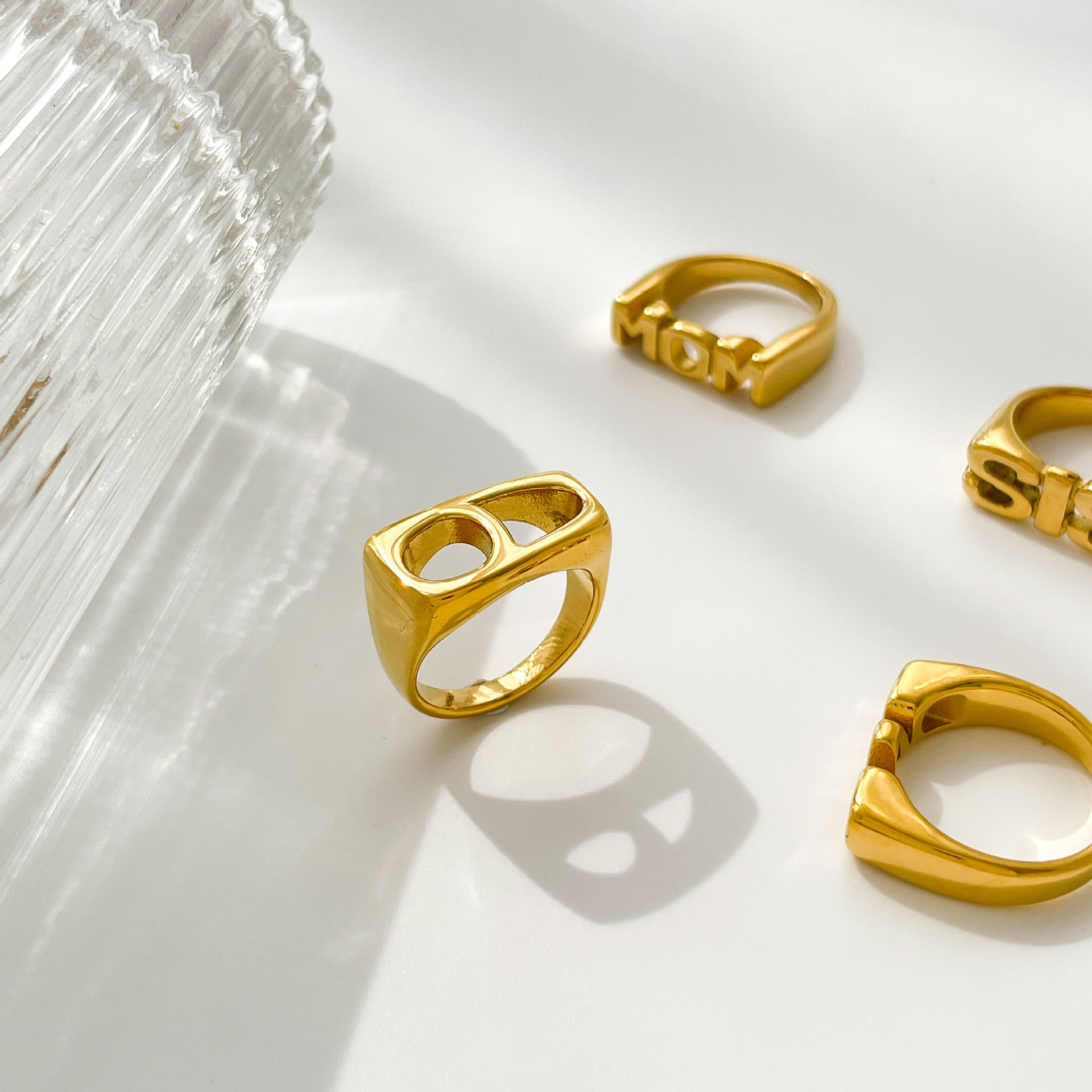 Geometric Hollow D-shaped Ring Letter Design