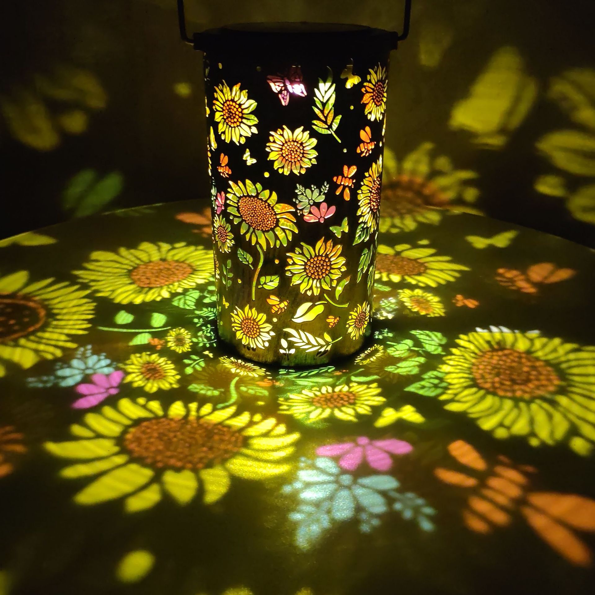 Solar-powered Outdoor Waterproof Courtyard Lamp For Home Use