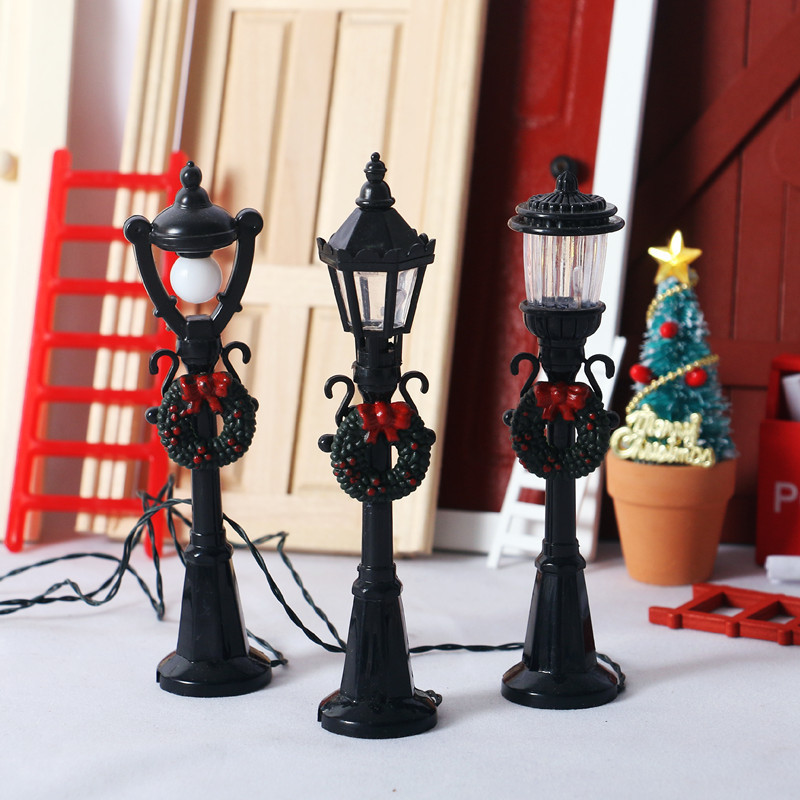 Black Streetlamp Standing Lamp Doorway Santa Claus Holiday Scene