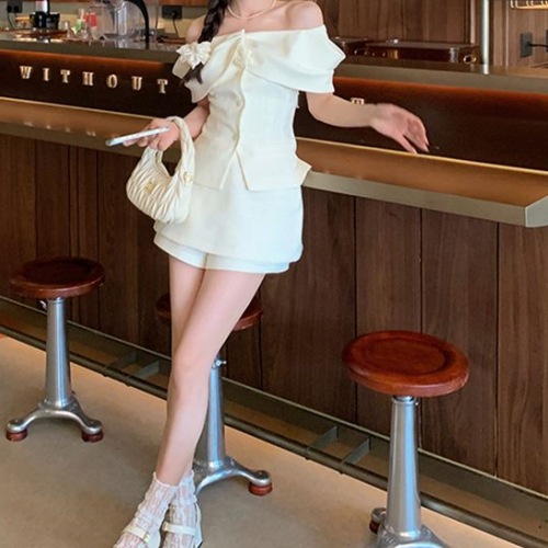 Pine Chestnut Milk White Off-shoulder Classic Style Suit