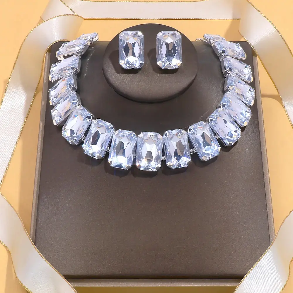 Light Luxury Geometric Crystal Necklace Suit Square