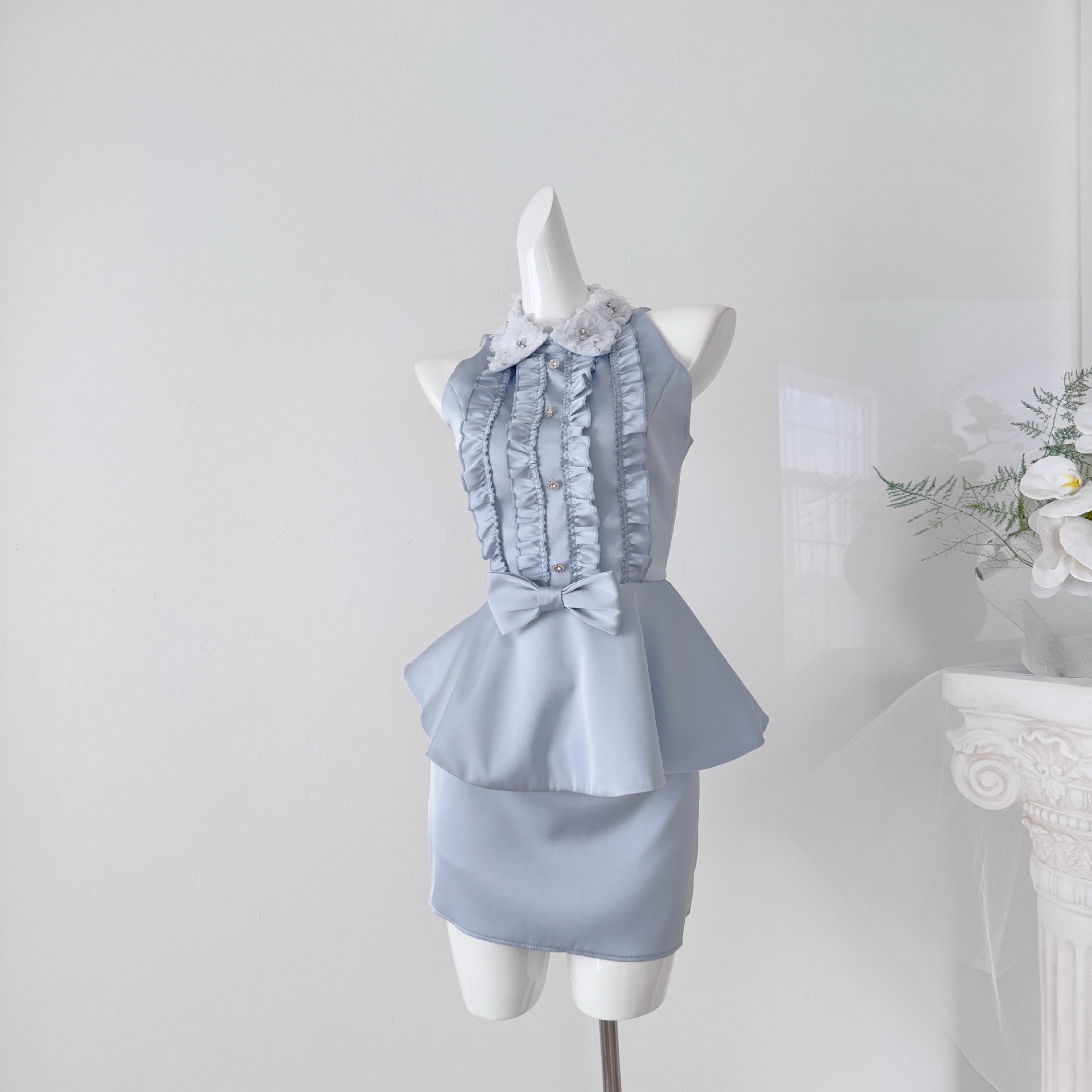 Embroidered And Rhinestone-studded Shirt And Skirt For Women — image 1