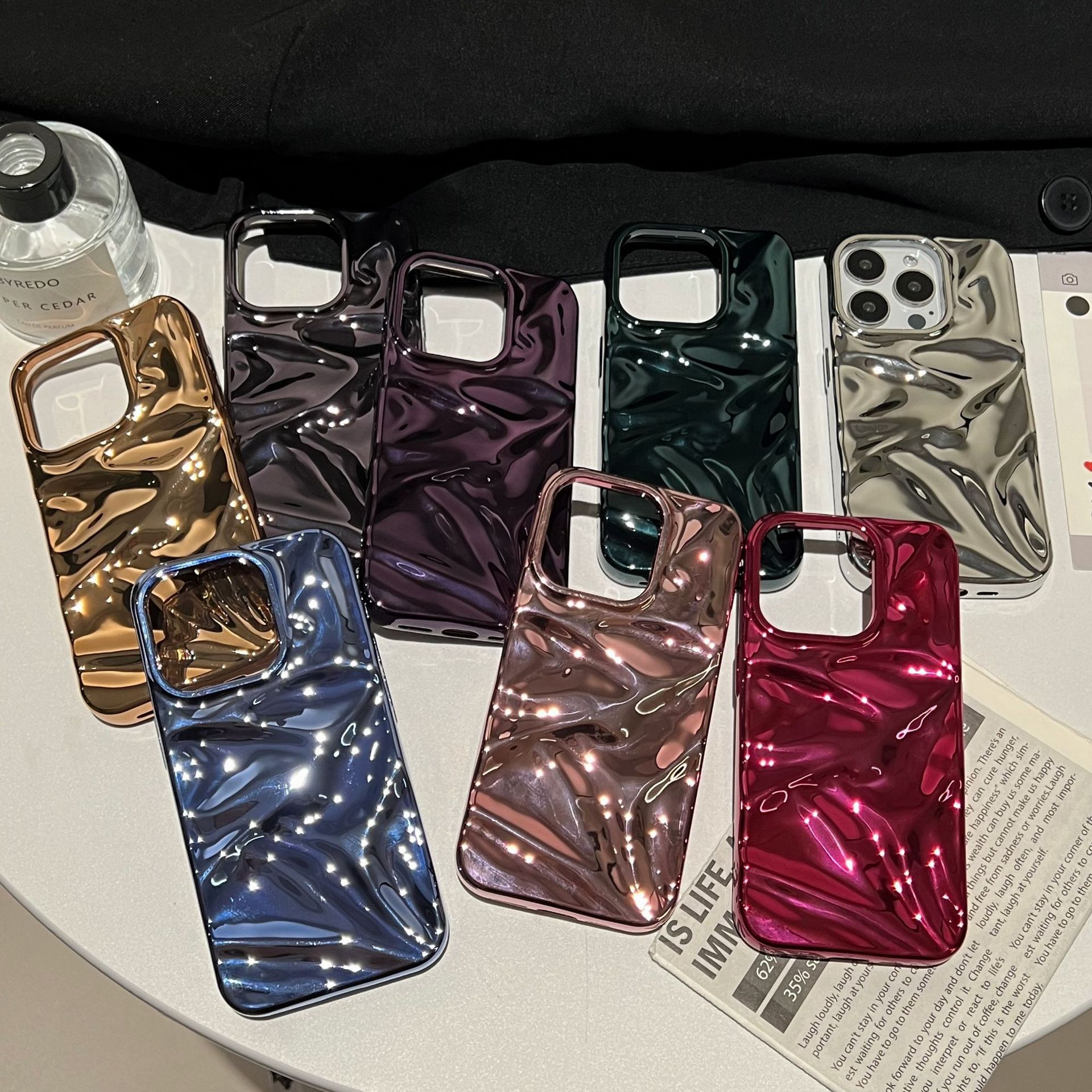 Electroplating Three-dimensional Pleated Phone Case - Image 6