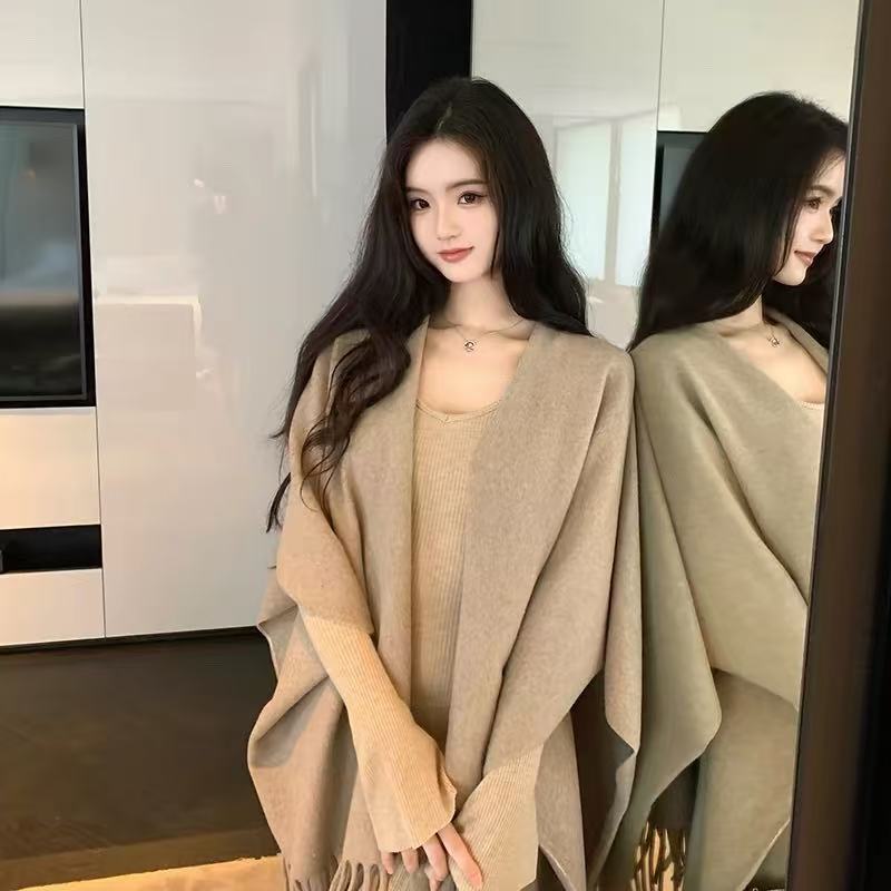 Korean-style Cool-toned Solid-color Tassel Shawl 2