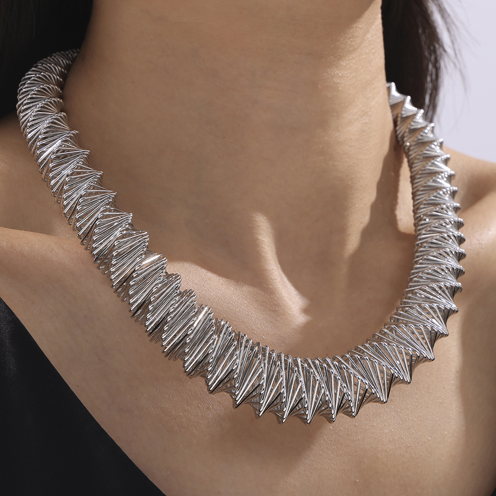 Special-interest Simple Design Geometric Spring Necklace