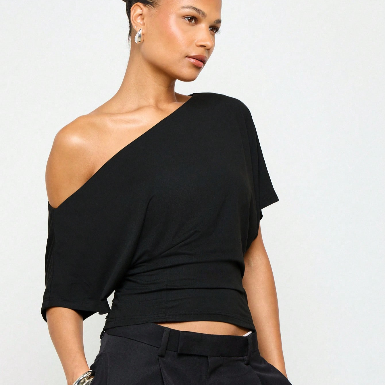 Girl-group-style Off-shoulder Batwing-sleeve Waist-cinching Short-sleeve Top