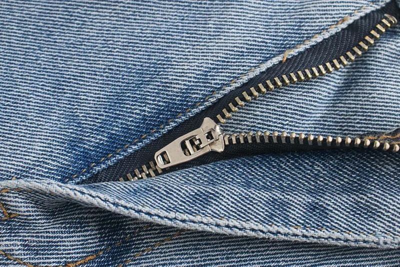 Title 10, Jeans americani a vita alta con stampa angeli, ...